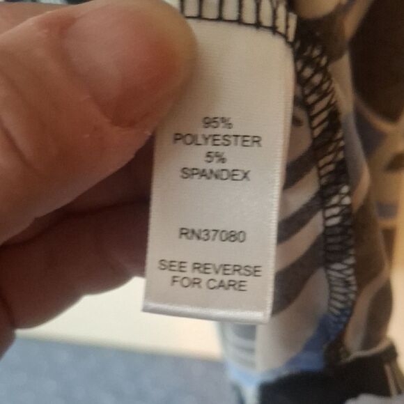 Cato Geometric Blue and Black Women's Top size 22/ 24W - Picture 3 of 6